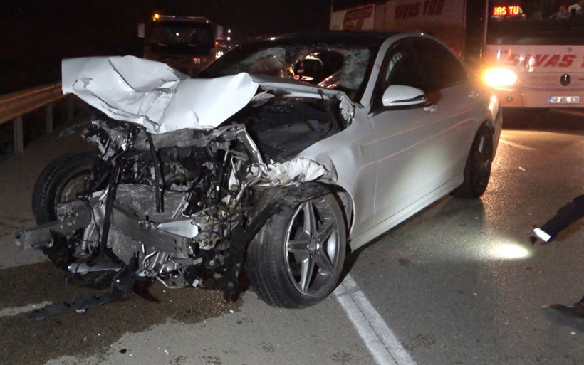 Vücut uzuvları etrafa saçıldı Kırıkkale'de lüks aracın çarptığı yaya 200 metre sürüklendi - Resim: 1