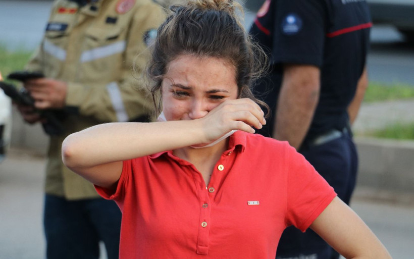 Antalya'da servis minibüsü TIR'a arkadan çarpınca korkunç kaza yaşandı: 12 yaralı - Resim: 3