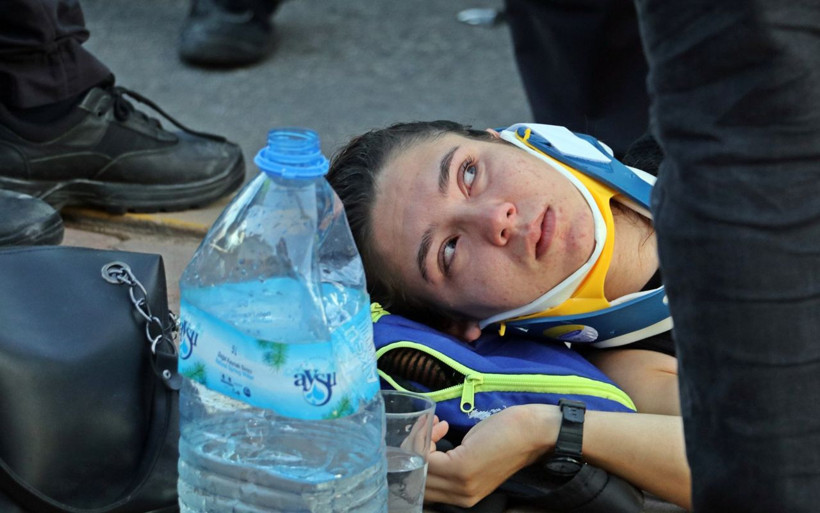 Antalya'da servis minibüsü TIR'a arkadan çarpınca korkunç kaza yaşandı: 12 yaralı - Resim: 2