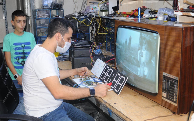 İzmit'te 60 yıl önceki televizyonu tamir etti 10 bin liralık teklif geldi - Resim: 2