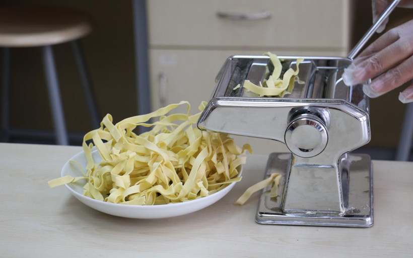 Kokusu gitti tadı kaldı Elazığ'da balık ve kılçığından makarna madalya getirdi - Resim: 2