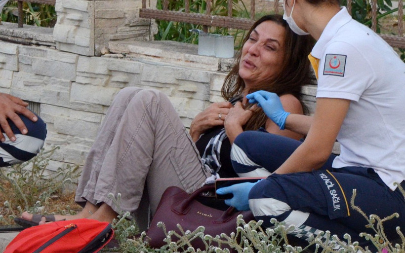 Emekli emniyet müdürü Antalya'da yolcu otobüsünde fenalaşarak öldü eşi feryat etti - Resim: 3