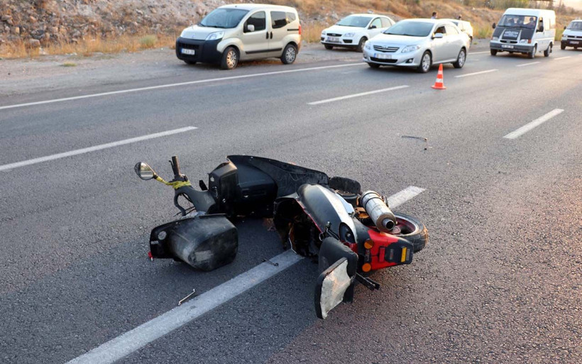 Kayseri'de refüje çarpan motosikletteki 2 kişi öldü - Resim: 3