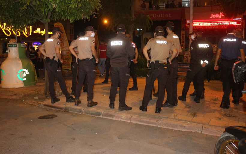 Adana'da yol verme nedeniyle tartıştığı sürücü balta çekince dehşeti yaşadı - Resim: 3