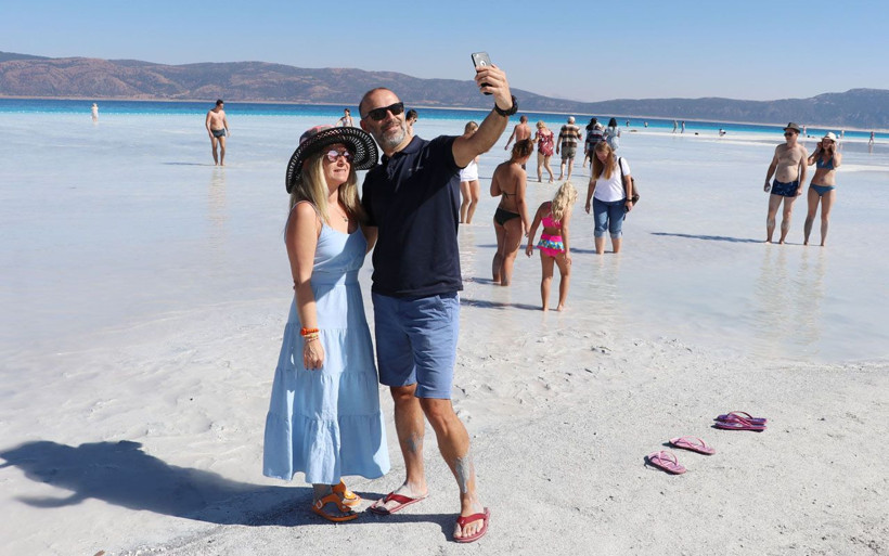 Burdur'daki Salda Gölü'nün 'Beyaz Adalar'ı son ziyaretçilerini ağırlıyor çalışmalar başladı - Resim: 2