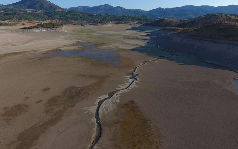 Balıkesir'de kuraklığın görüntüsü: Olta attıkları yere bu yıl ayak basıyorlar - Resim: 1