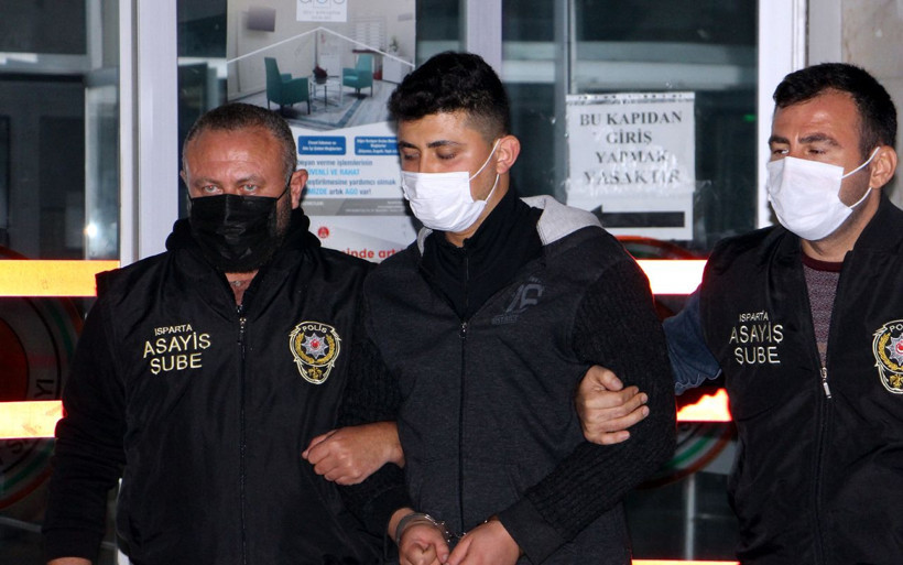 Isparta'da sevgilisinin öldürdüğü Gamze toprağa verildi tabutuna gelinlik örtüldü - Resim: 3