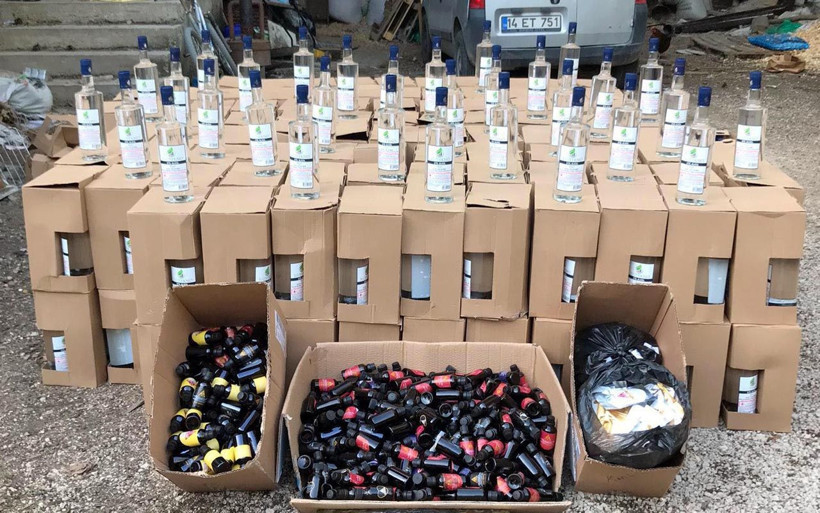 Sahte içki nasıl öldürüyor? İçerisine koydukları inanılmaz: Odun, kömür ve dahası... - Resim: 1