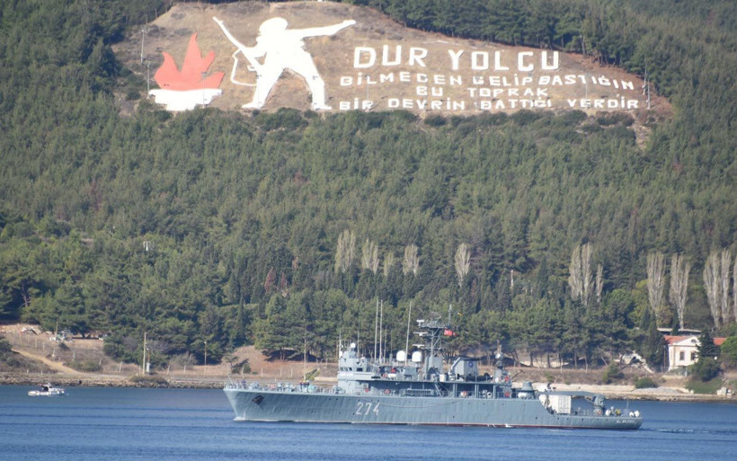 NATO grubundaki Romanya'ya ait mayın gemisi Çanakkale Boğazı'ndan geçti - Resim: 2