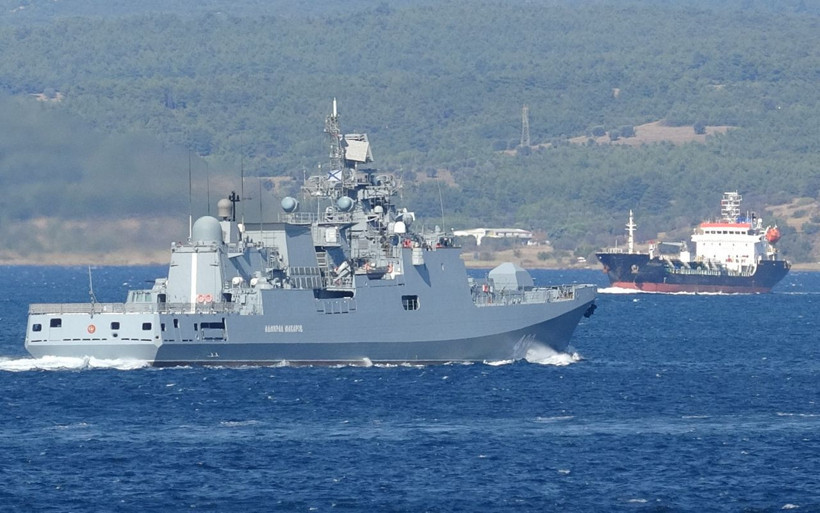 Rusya'nın 'Admiral Makarov'u Çanakkale Boğazı’ndan geçiş yaptı - Resim: 4