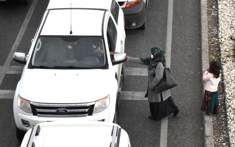 Sivas'ta dilenciler başvurduğu yöntemle 'pes' dedirtti böyle sakladılar - Resim: 2