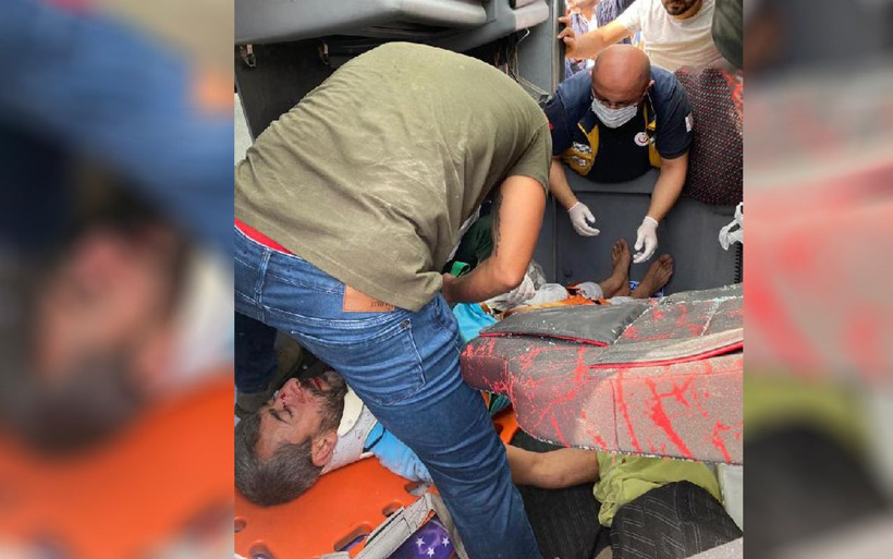 Kupası yerinden fırladı yangın çıktı Mersin'de feci kazada ortalık savaş alanına döndü - Resim: 4