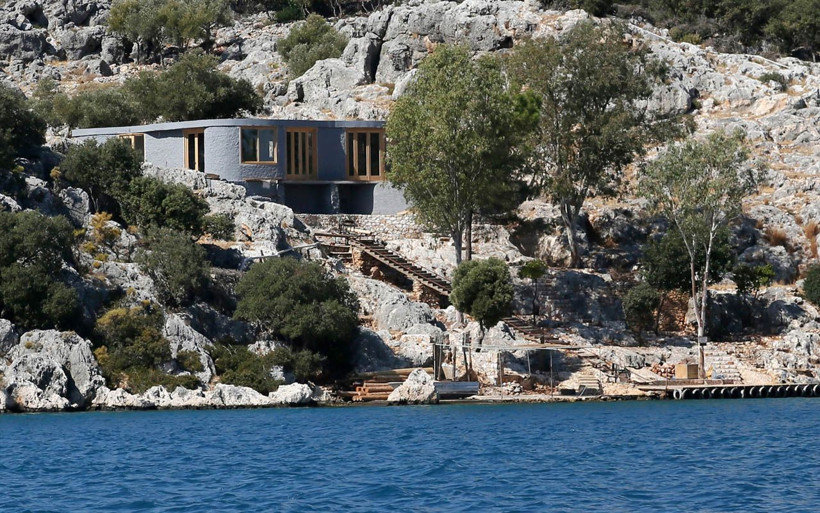 Antalya'da koruma altındaki doğa harikasına kaçak villa diken İngiliz çıktı - Resim: 1