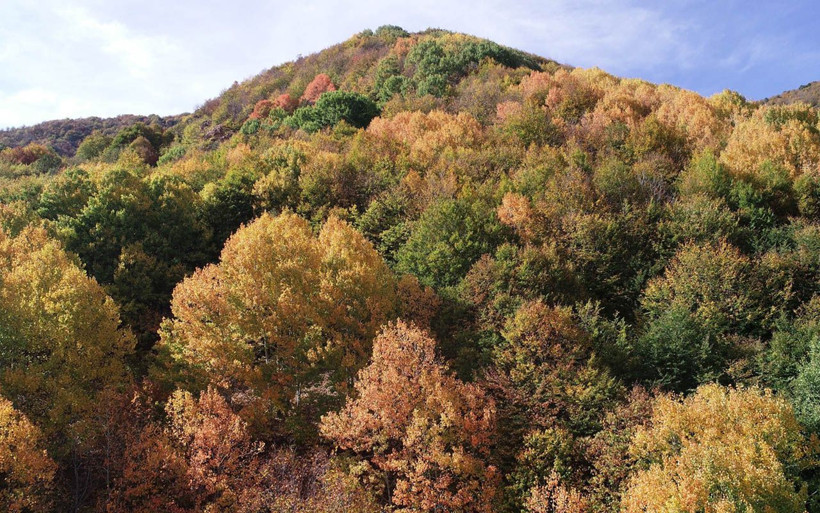 Sivas'ta Dipsiz Göl Şelalesi rengarenk görüntüsüyle büyülüyor - Resim: 3