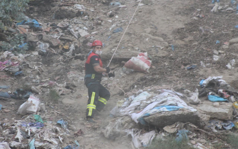 Aydın'da dereye uçan otomobil anne ile küçük kızına mezar oldu - Resim: 1