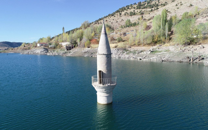 Sivas'ta kuraklık minareyle ölçülüyor eski Pusat köyü her yıl daha çok ortaya çıkıyor - Resim: 2