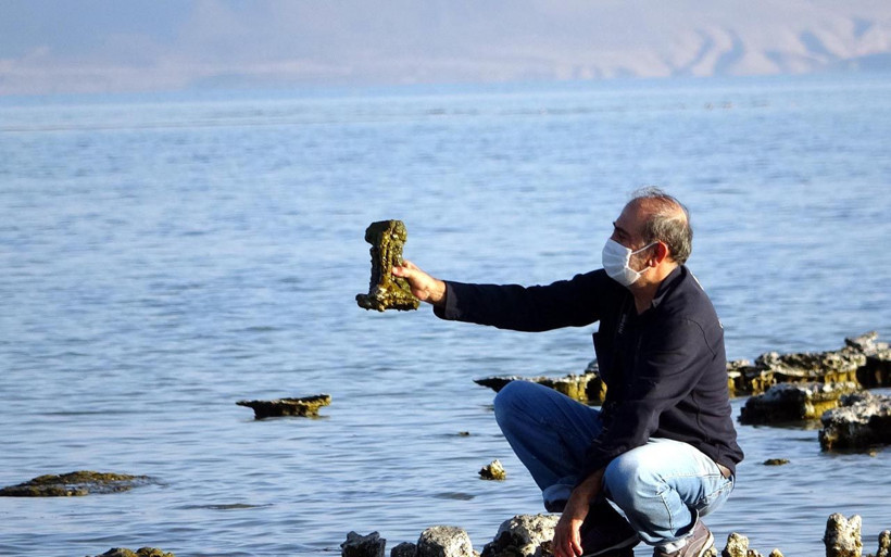 Van Gölü sular çekilince beyaza büründü! Mikrobiyalitler ortaya çıktı - Resim: 4