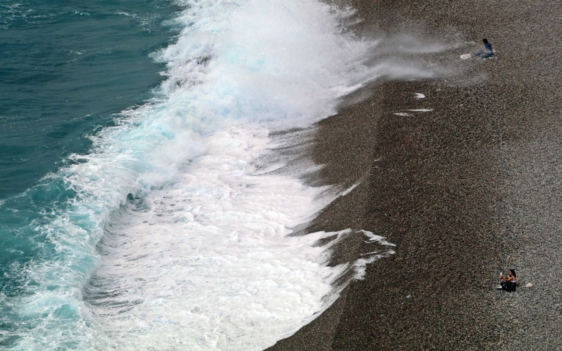 Antalya Konyaaltı'nda gören telefona sarıldı! Bulutların arasından çıktı - Resim: 2