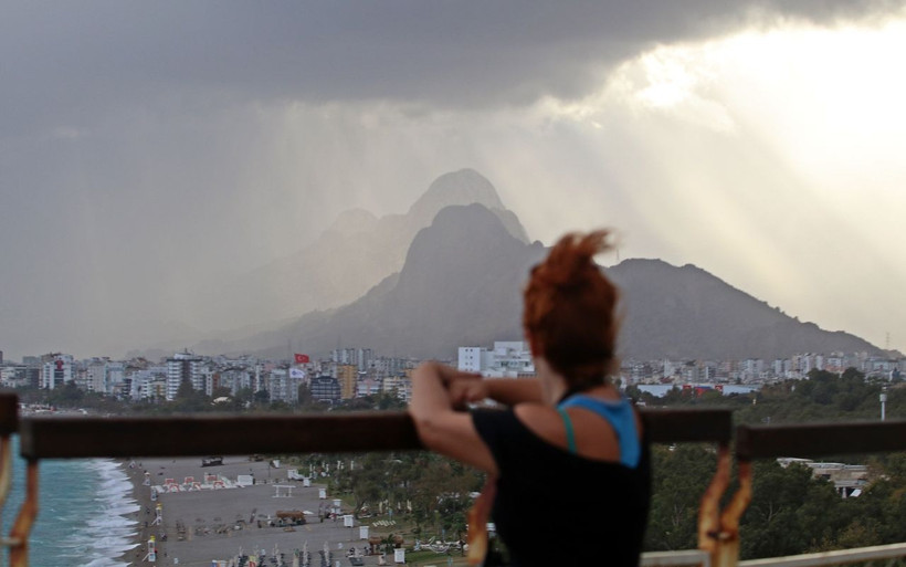 Antalya Konyaaltı'nda gören telefona sarıldı! Bulutların arasından çıktı - Resim: 4