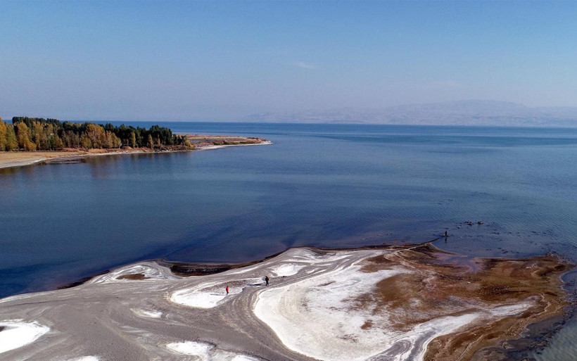 Van Gölü sular çekilince beyaza büründü! Mikrobiyalitler ortaya çıktı - Resim: 1