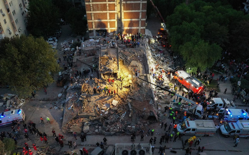 Kulüpler ve sporculardan İzmir'deki deprem için paylaşımlar - Resim: 1