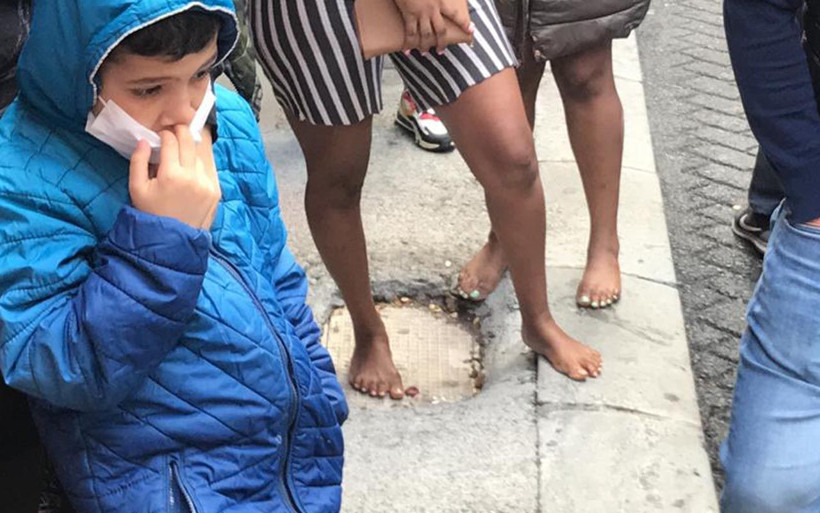 Beyoğlu'nda yangın! Alevler evi sardı yabancı uyruklu 2 kadın etkilendi - Resim: 3