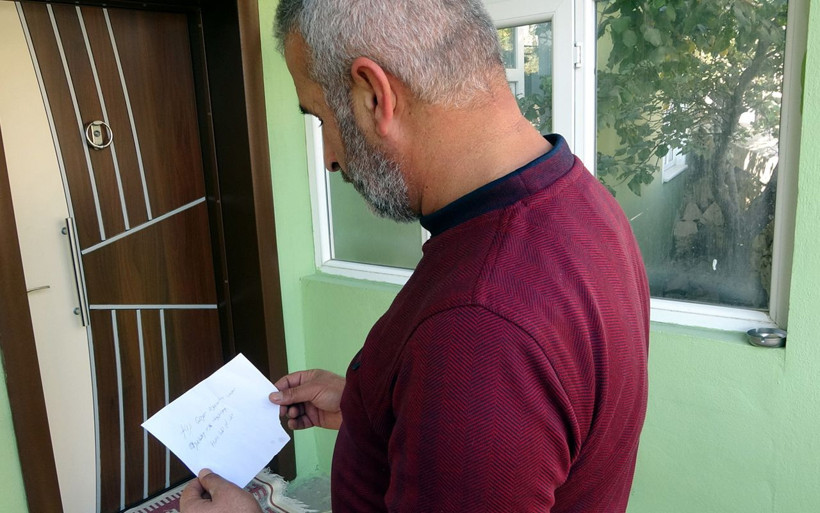 Van'da işe giderken şok oldu! Kış için aldığı ayakkabının yerinde not buldu kızamadı - Resim: 3