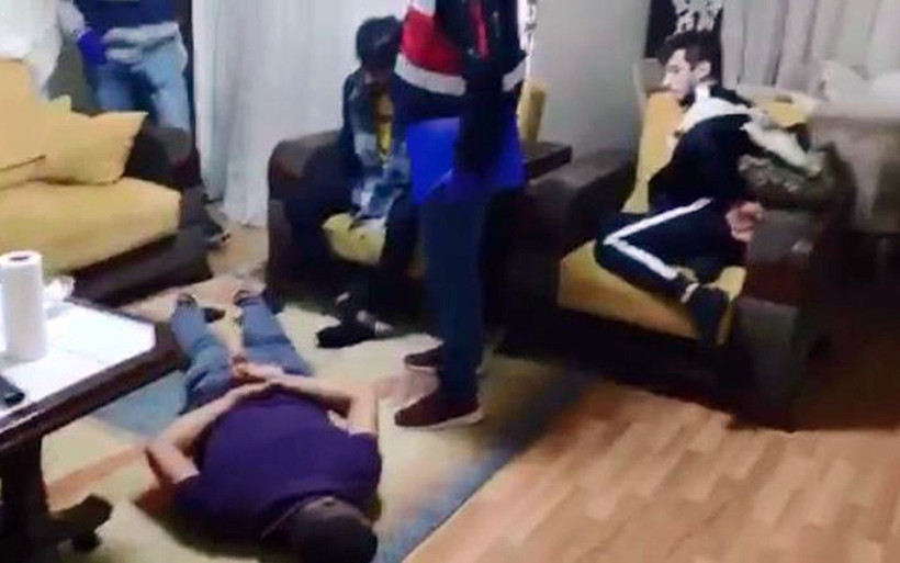 Antalya'da 50 kişi 'Çelik Kafes'e alındı! Operasyonda 1 kişi bazada yakalandı - Resim: 3
