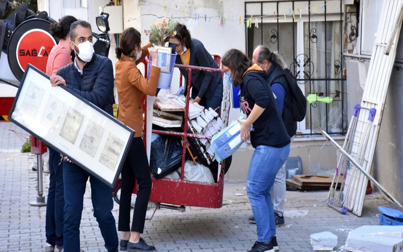 İzmir'de evlerine günler sonra ilk kez girdiler! Taşınmak için yarım saatlik izin verildi - Resim: 3