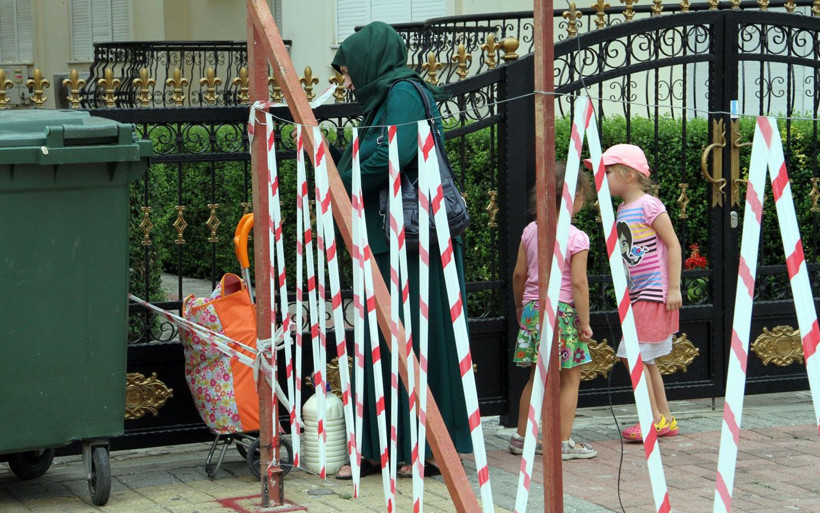 Antalya'da iki yıldır mahalleyi canından bezdirdi! Yolu tel örgülerle kapattı - Resim: 3