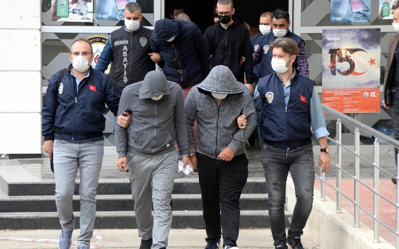 Mersin ve 16 ilde ev kadınlarını dolandırdılar! 'Evde sabun paketleyerek, para kazanın' - Resim: 2