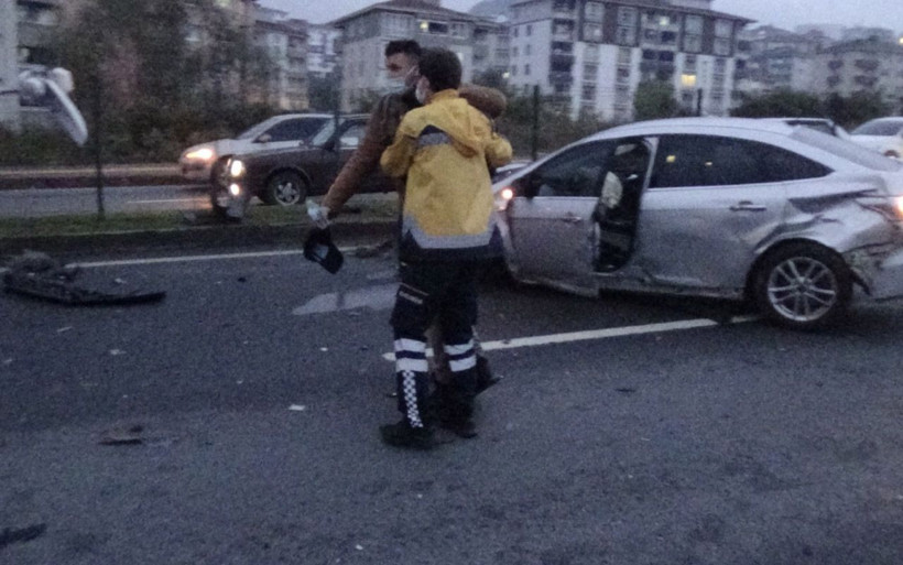 Zonguldak'ta yok böyle zincirleme kaza! Takla attı direği devirdi 5 kişi yaralandı - Resim: 4