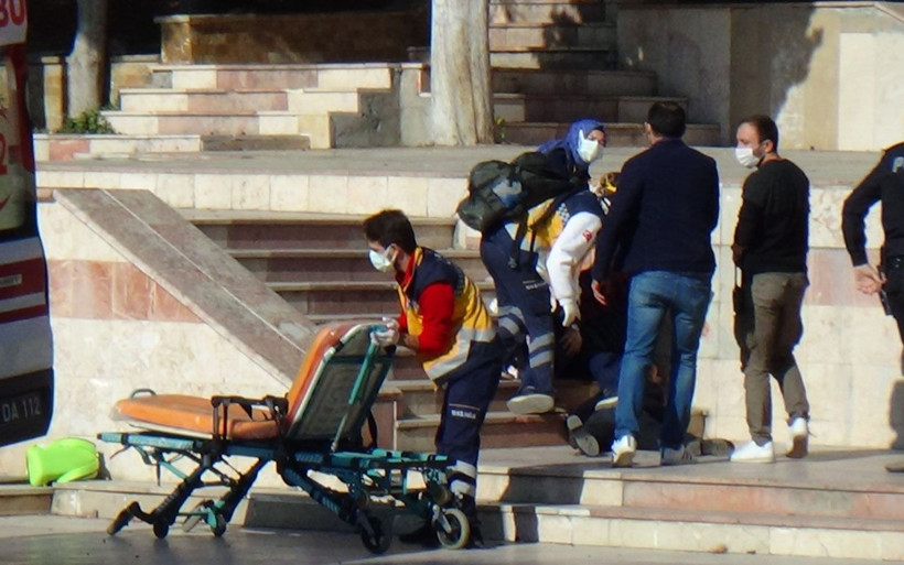 Bilecik adliyesi önünde kanlı saldırı! Duruşma sonrası eşiyle kayınpederini vurdu - Resim: 1