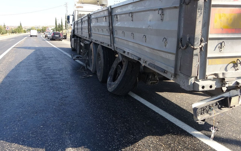 Adıyaman'da TIR'ın yaptığı dönüş manevrasında 1 kişi öldü 4 kişi yaralandı - Resim: 3
