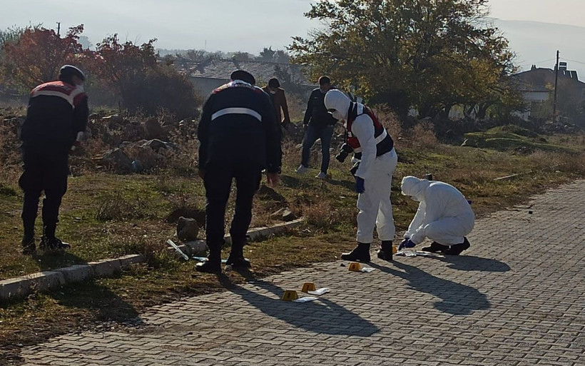 Afyonkarahisar'da dehşet! Sokak ortasında başından vurulmuş halde bulundu - Resim: 4
