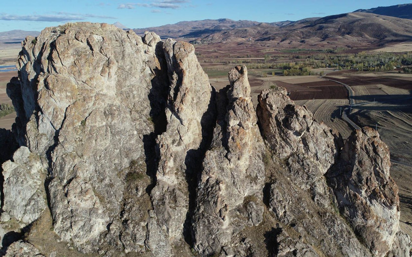 Sivas'ta Hevük Kalesi gizemini koruyor! Köylülerin Ertuğrul Gazi rivayeti dikkat çekti - Resim: 4