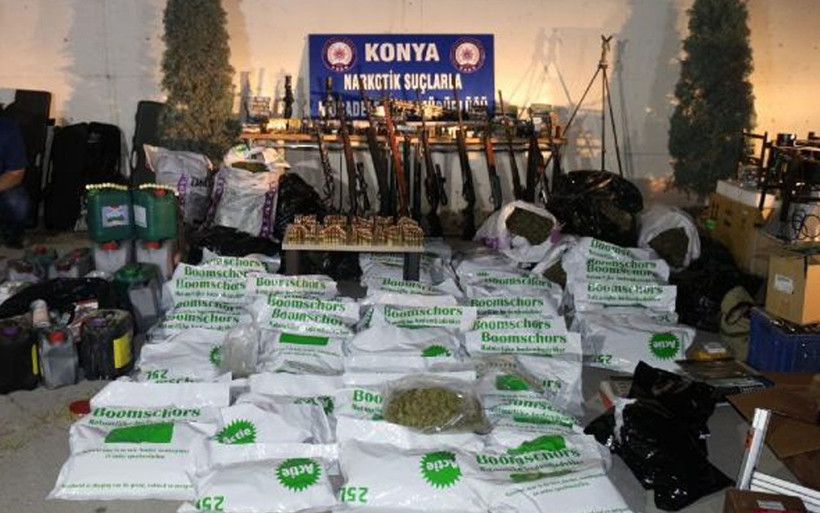 Konya'da 10 milyon lira harcamayla uyuşturucu imalathanesi! 5 sanığa ceza yağdı - Resim: 4