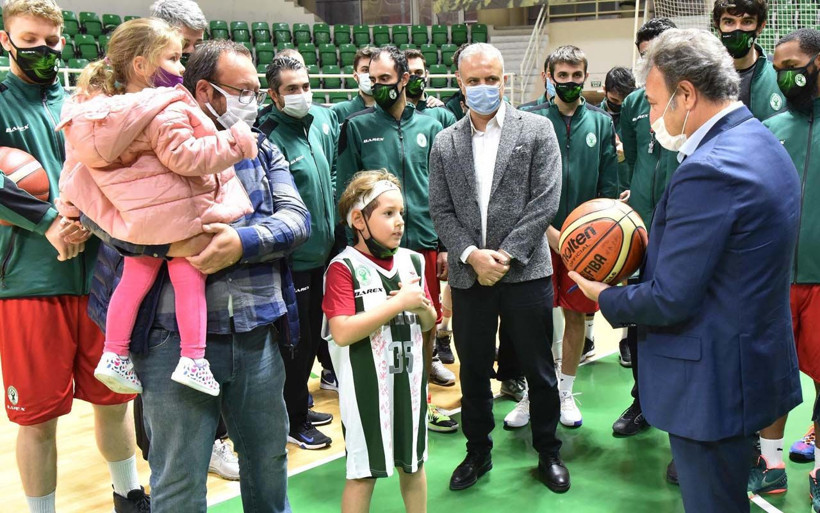 İzmir'deki depremin mucizesi Ayda'dan içleri ısıtan 'iyiyim' pozu - Resim: 2