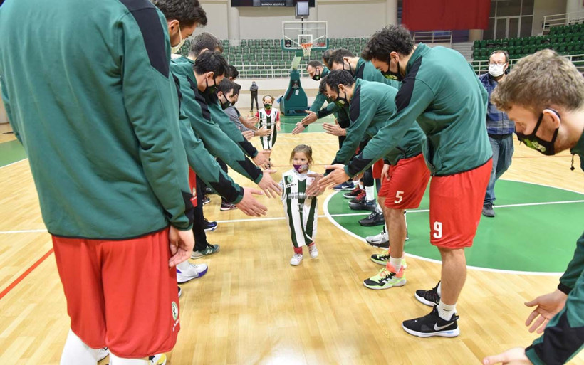 İzmir'deki depremin mucizesi Ayda'dan içleri ısıtan 'iyiyim' pozu - Resim: 4