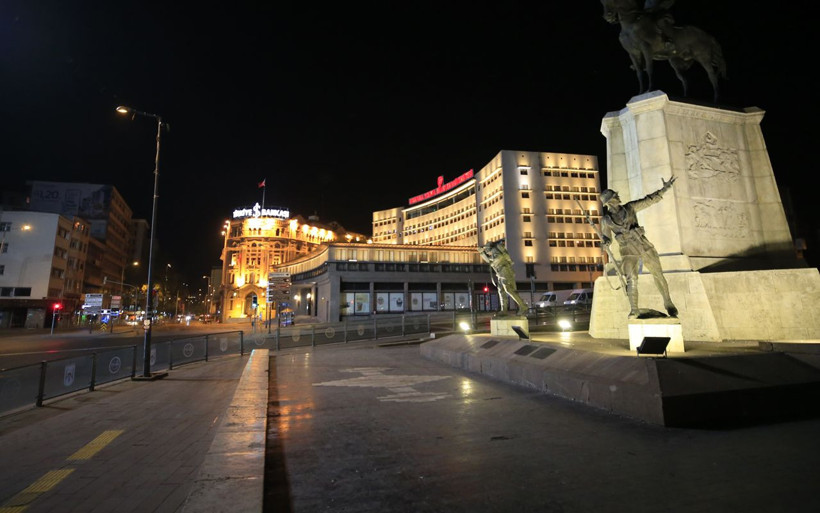 Türkiye'de herkes eve koştu! Sokağa çıkma kısıtlaması başladı - Resim: 3