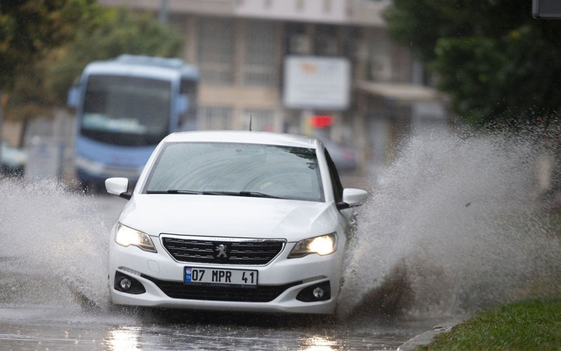 Sağanak yağış ve fırtına etkili olacak! Bu saatlere dikkat yakalanmayın - Resim: 1