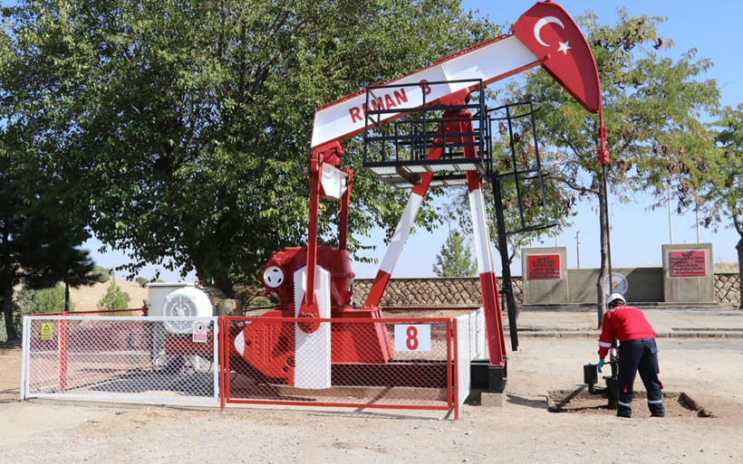 Türkiye'de serüvenin başladığı nokta! Emektar kuyu 72 yıldır petrol veriyor - Resim: 1