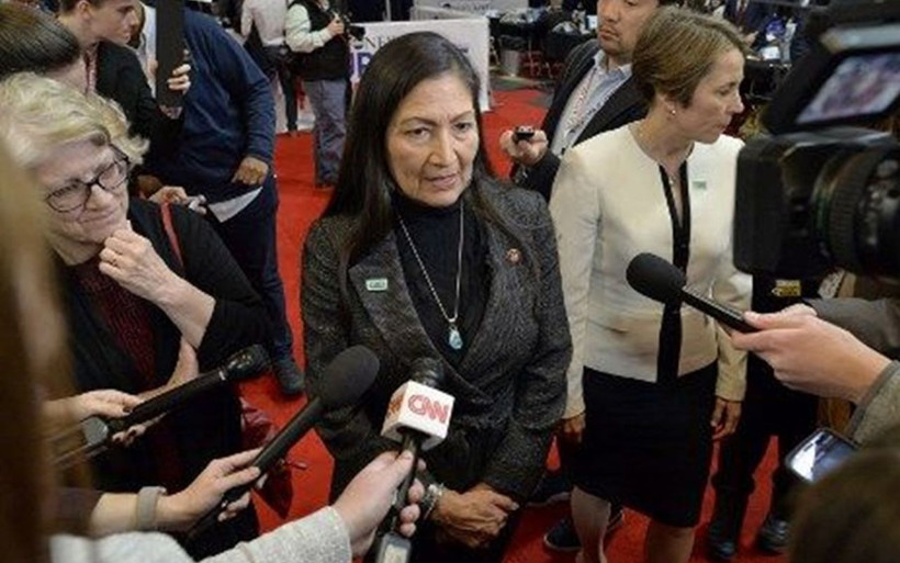 ABD'de bir ilk olacak! Joe Biden'ın İçişleri Bakanlığı'na getireceği isim Deb Haaland - Resim: 4