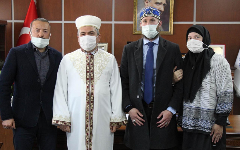 Amerika'dan tatile geldiler Kapadokya'da ezan sesini duyup Müslüman oldular - Resim: 3