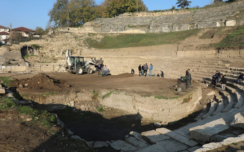 Düzce'deki antik kentte mucize keşifler bebek iskeleti ve su arkı bulundu - Resim: 1