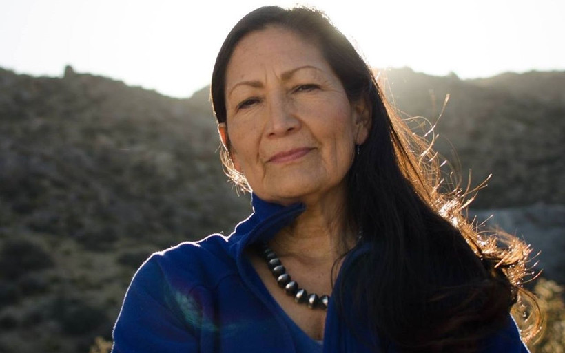 ABD'de bir ilk olacak! Joe Biden'ın İçişleri Bakanlığı'na getireceği isim Deb Haaland - Resim: 1