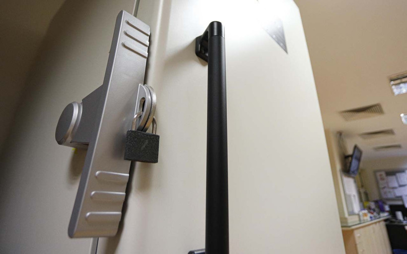 Kilitli dolaplarda tutuluyor! Türk profesörün aşısı eksi 72, Çin aşısı artı 4'te korunuyor - Resim: 1