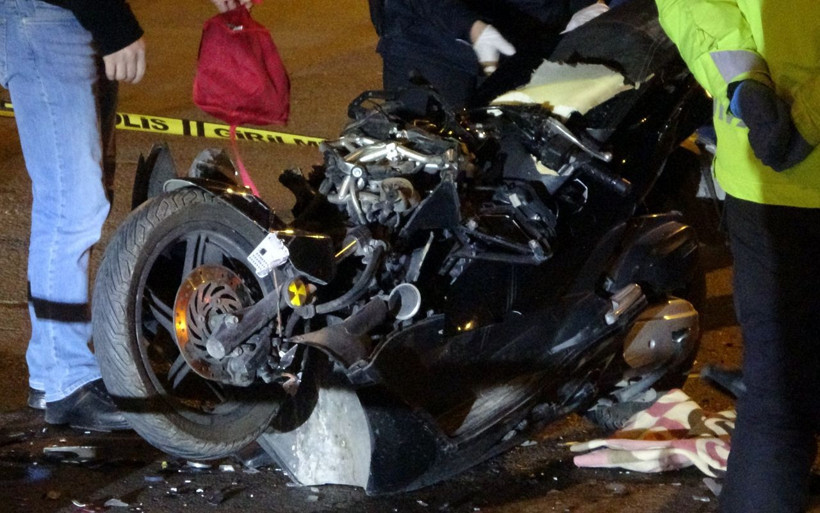 Antalya'da minibüs çarptığı motosiklet sürücüsü olay yerinde hayatını kaybetti - Resim: 3