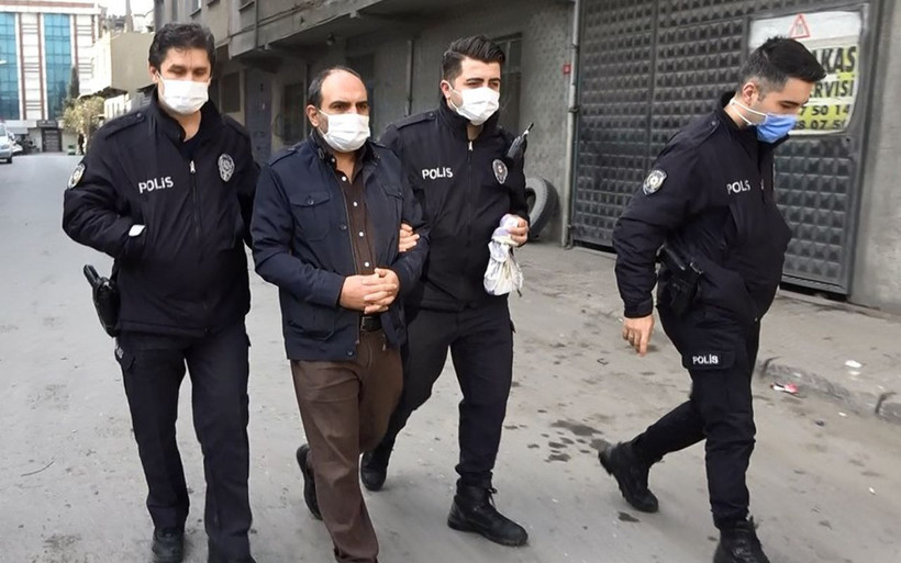 Sultangazi'de oğlunu pompalı tüfekle vurup yanında bekleyen baba sigara içti - Resim: 4