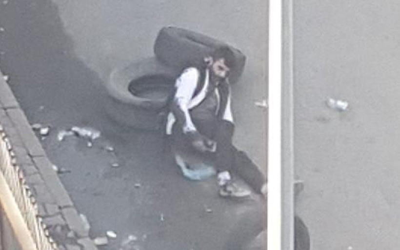 Sultangazi'de oğlunu pompalı tüfekle vurup yanında bekleyen baba sigara içti - Resim: 1